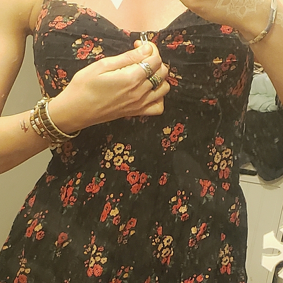 Floral & black backless halter bustier flare dress - Picture 5 of 14